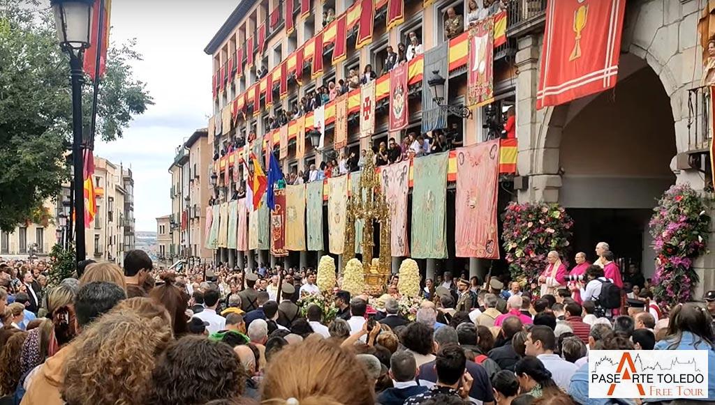 Corpus Christi en Toledo (Plaza de Zocodover) Corpus Christi en Toledo (Plaza de Zocodover)